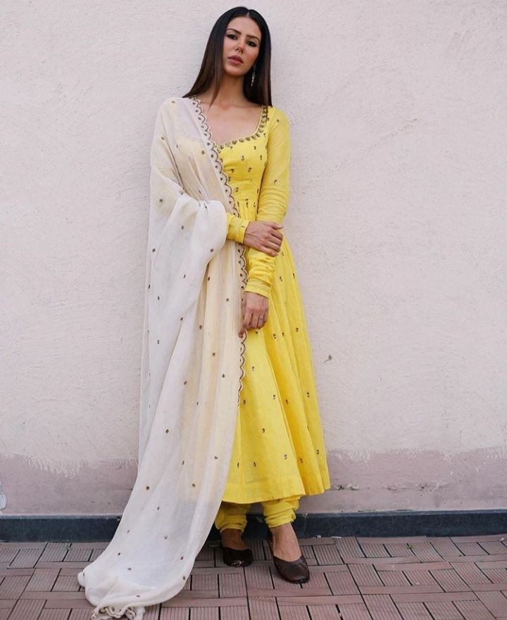 Booti Embroidered Chanderi Suit Set 